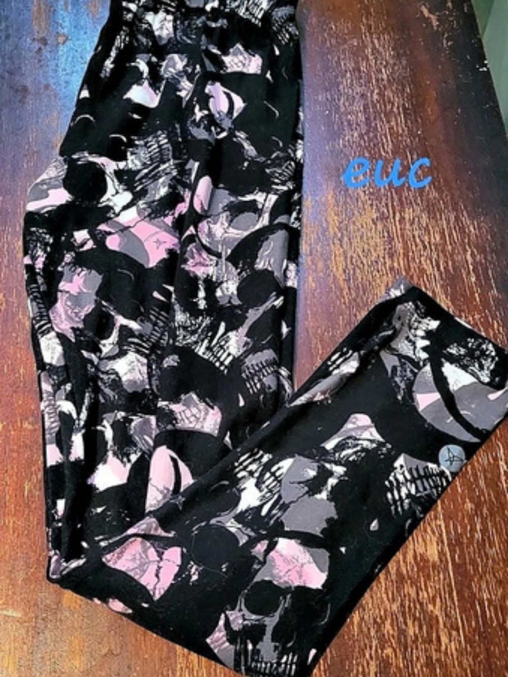 Sweetlegs Abstract Print Leggings in Black & Pink Like New